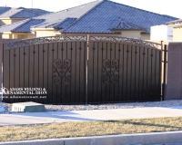 privacy driveway gate