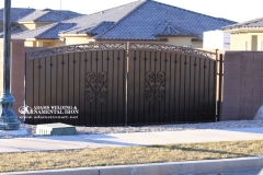 privacy driveway gate